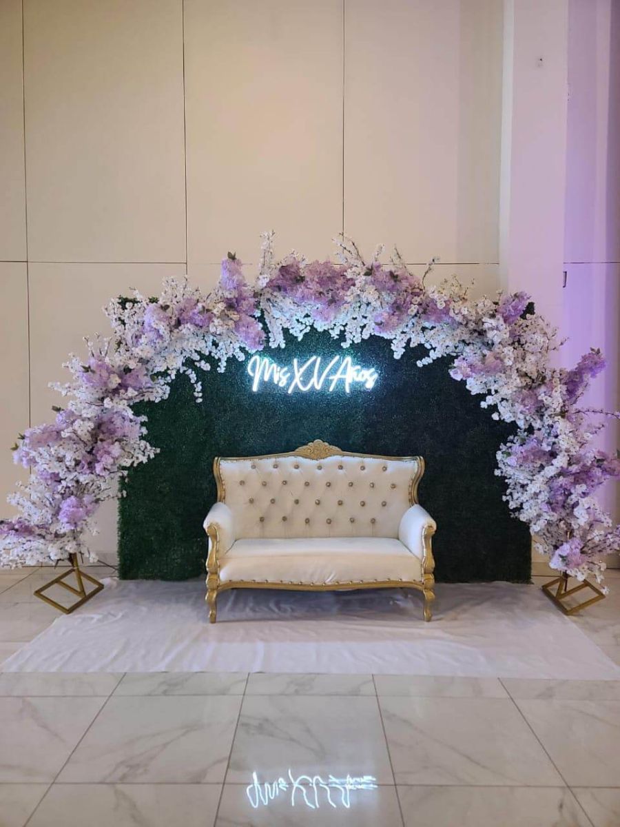Quinceañera tropical